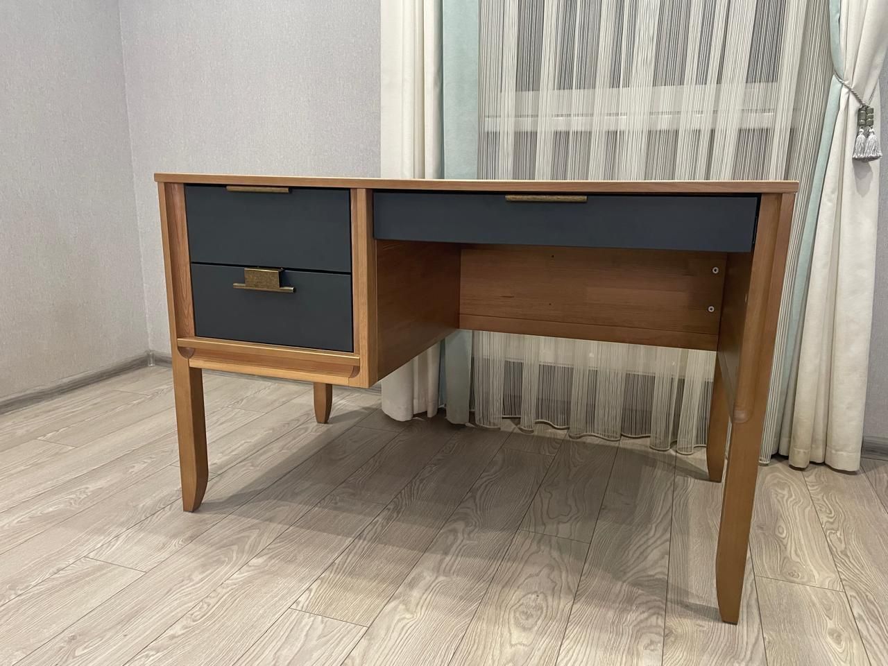 Стол письменный Бридж однотумбовый