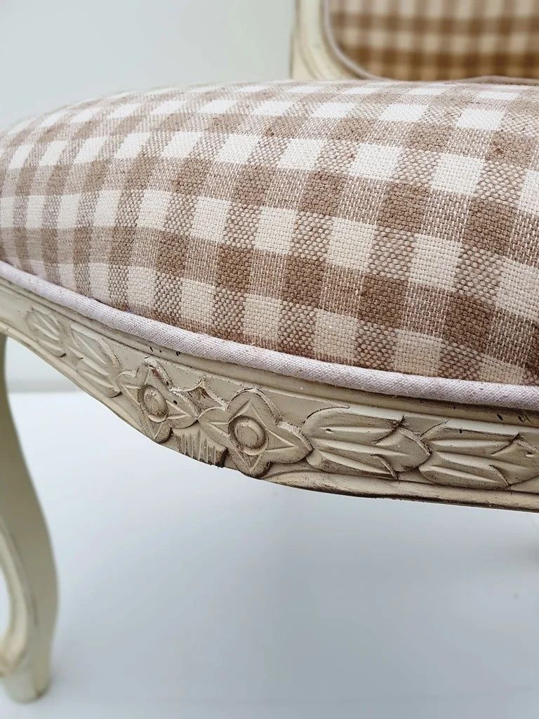 Стул с мягкой спинкой DF811