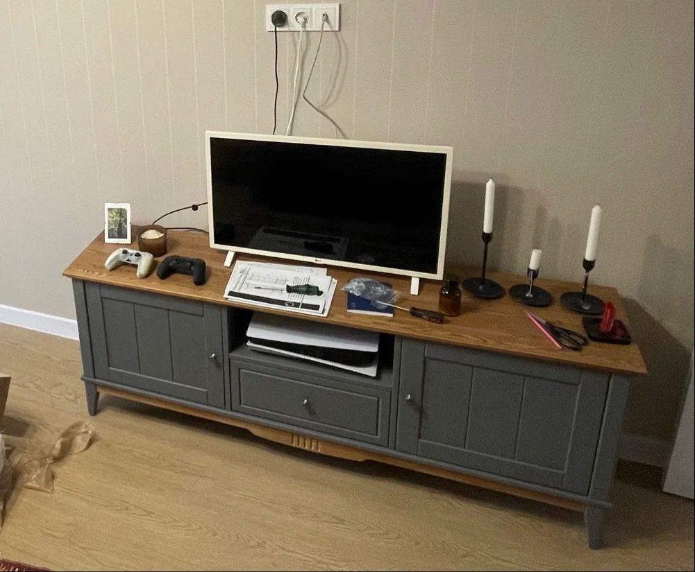 Тумба ТВ с дверцами -1600 Пенни