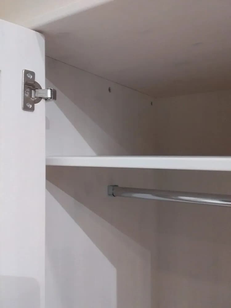 Шкаф 3-х дверный с зеркалом Бейли 87401