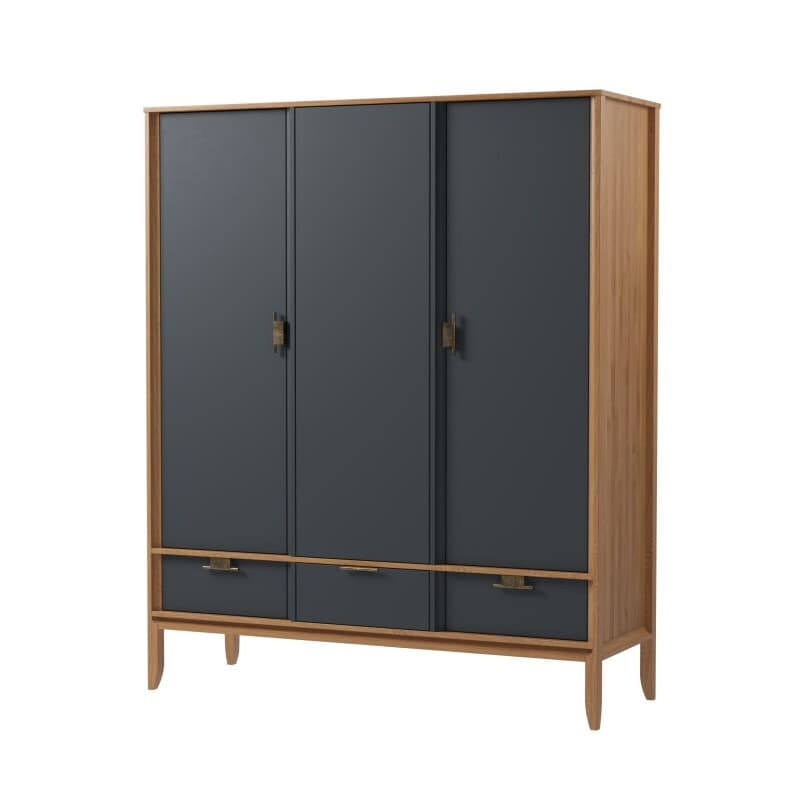 Шкаф 3х дверный с глухими дверями Бридж