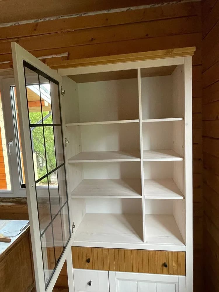 Шкаф для посуды Сканди 1113СТЧ со стеклом