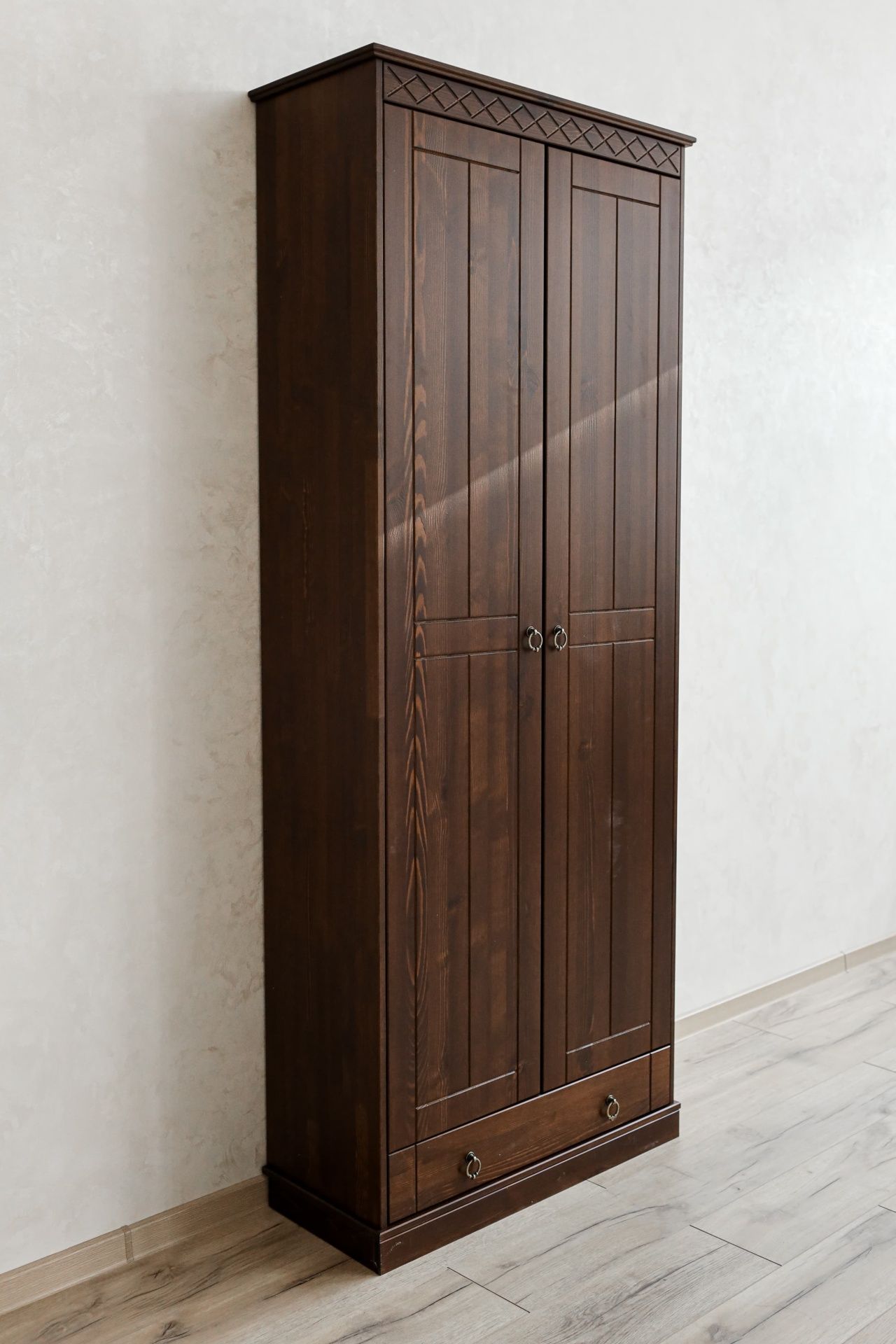 Шкаф 21 Индра махагон 8015