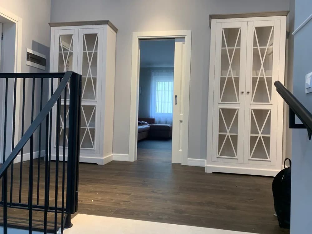 Витрина Форест с 2 стеклянными дверями 47025