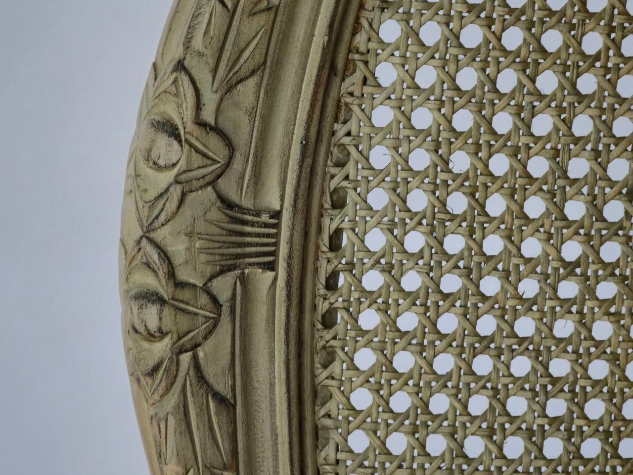 Стул с жесткой спинкой S811