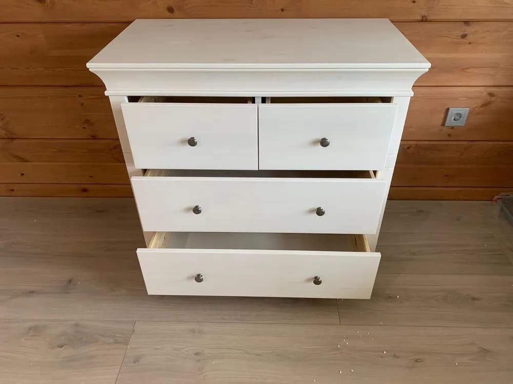 Комод Бейли с четырьмя ящиками 87403