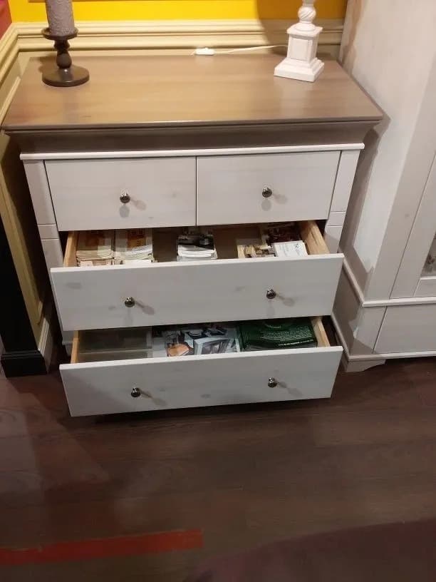 Комод Бейли с четырьмя ящиками 87403