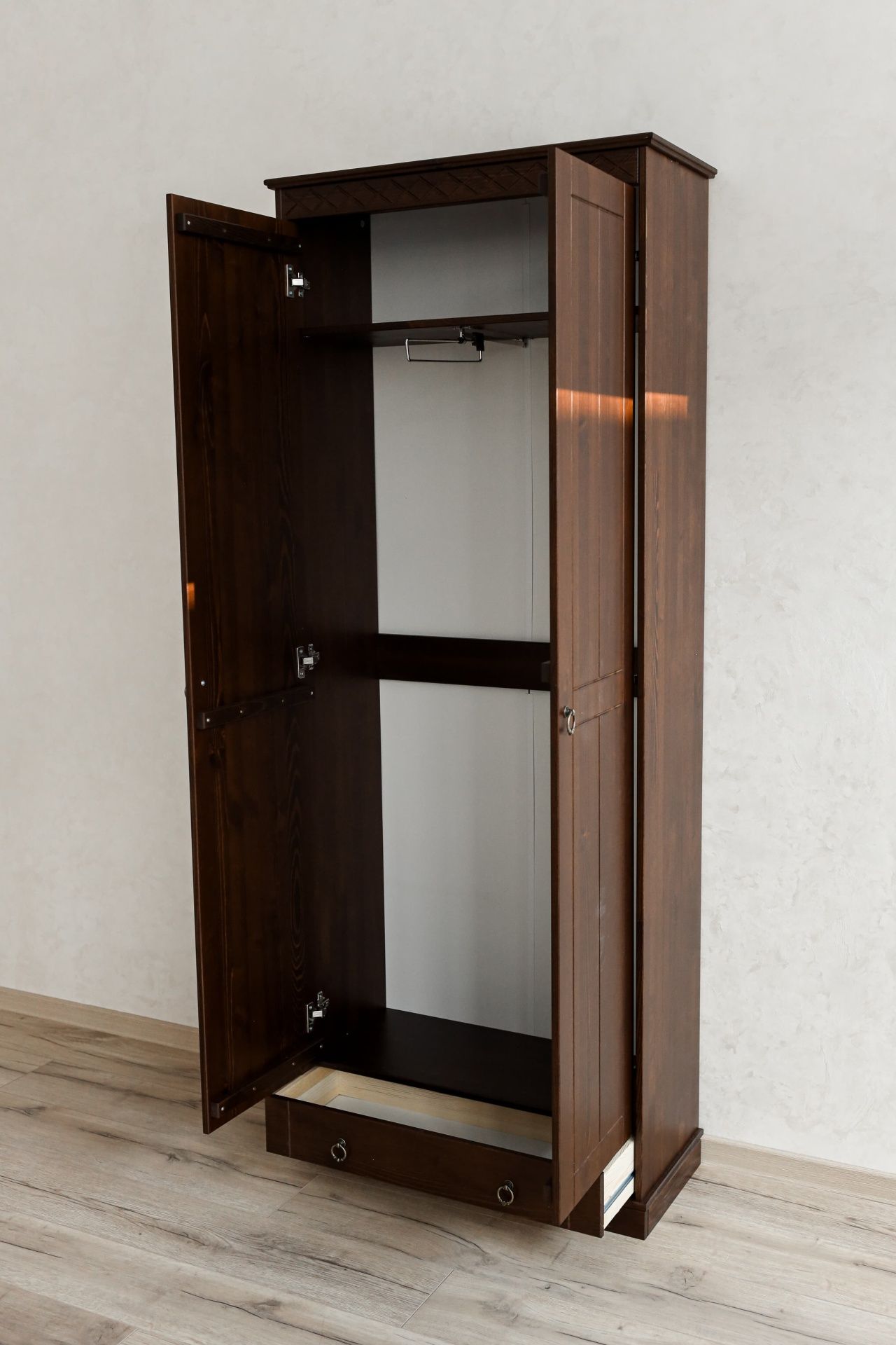 Шкаф 21 Индра махагон 8015