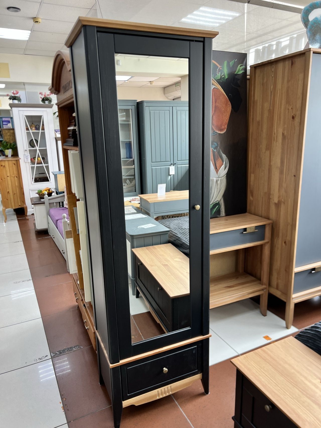 Шкаф для прихожей/белья Пенни с зеркалом