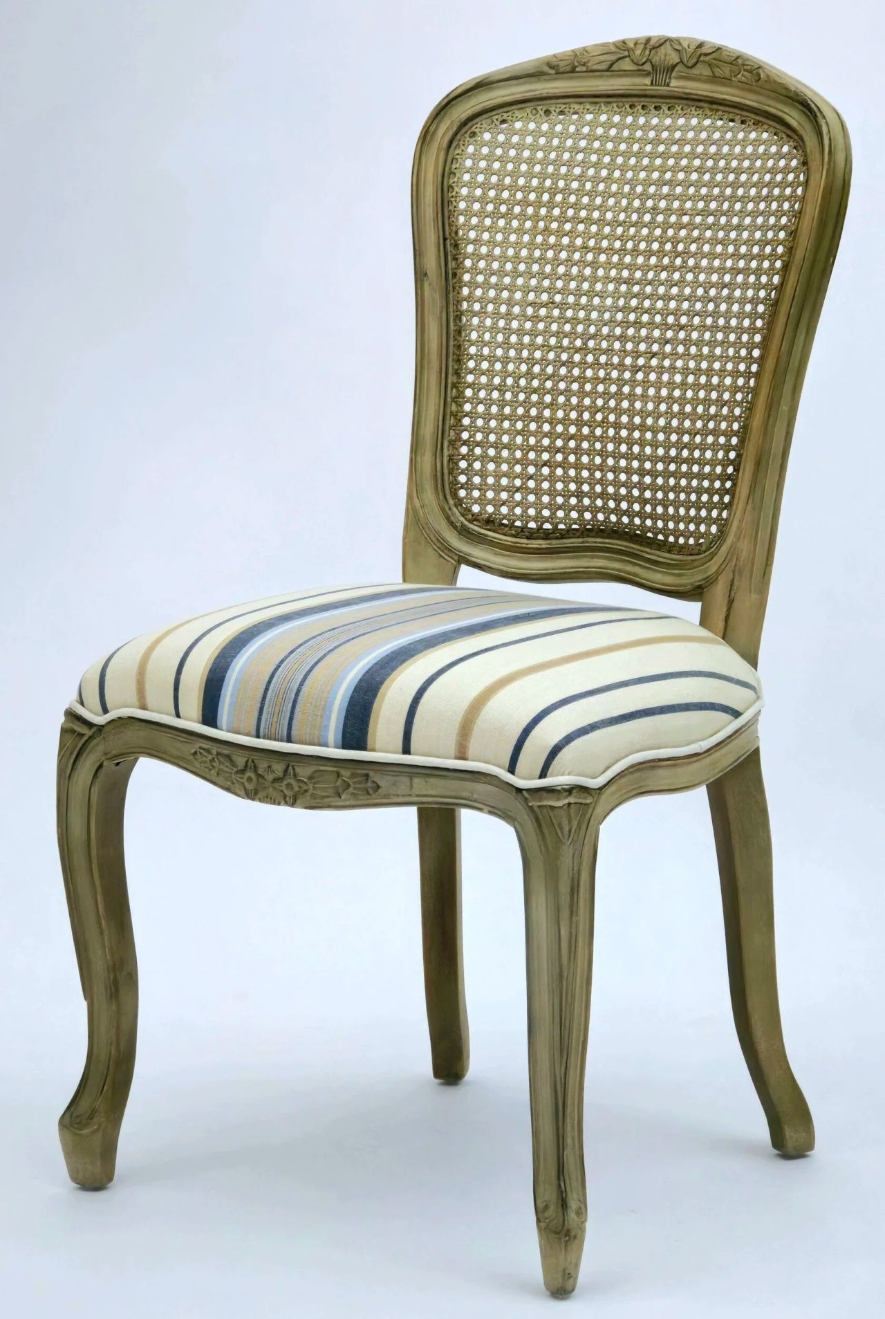 Стул с жесткой спинкой S811