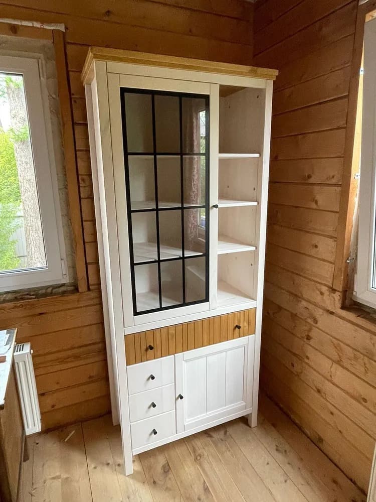 Шкаф для посуды Сканди 1113СТЧ со стеклом