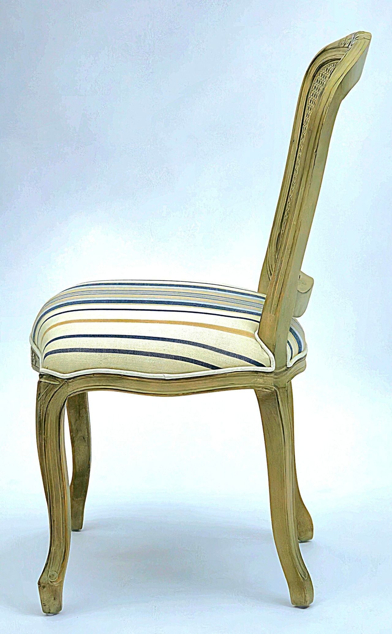 Стул с жесткой спинкой S811