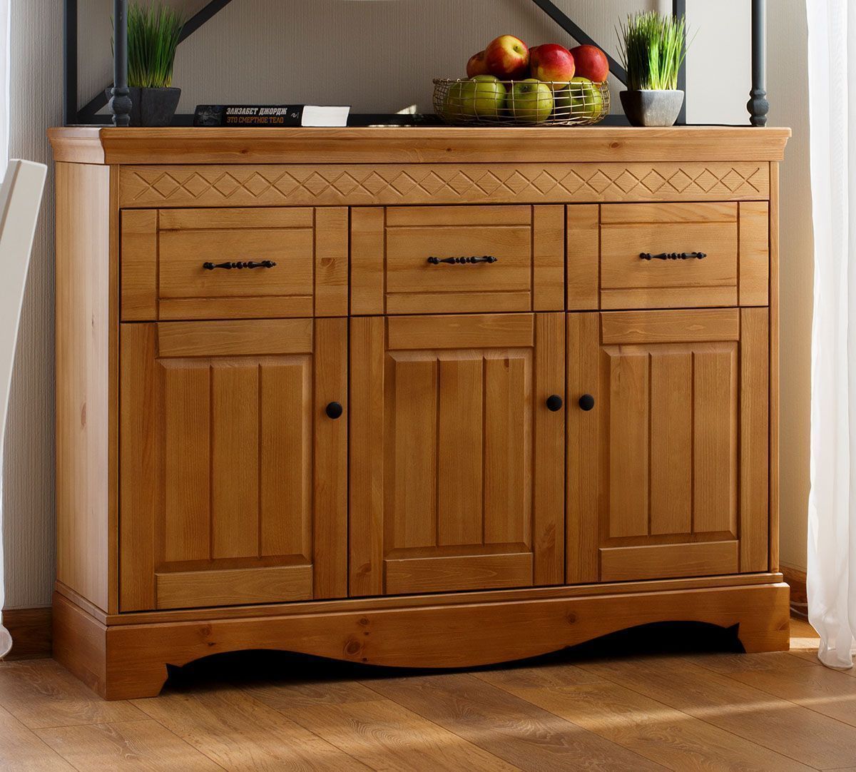 Комод Дания №8 (3 ящика, 3 двери)