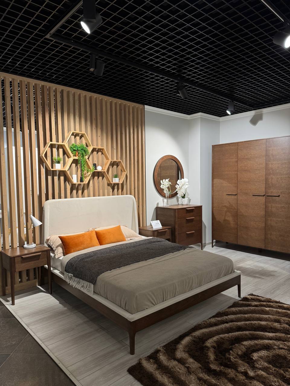 Кровать двуспальная Enzo ВМФ-2706 с основанием, 1800 Avelina 9534