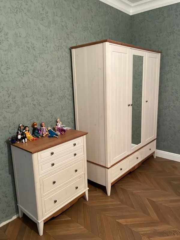 Шкаф с зеркалом массив сосны белый 33 Пенни