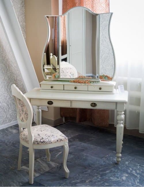 Стол туалетный Лика ММ-137-06